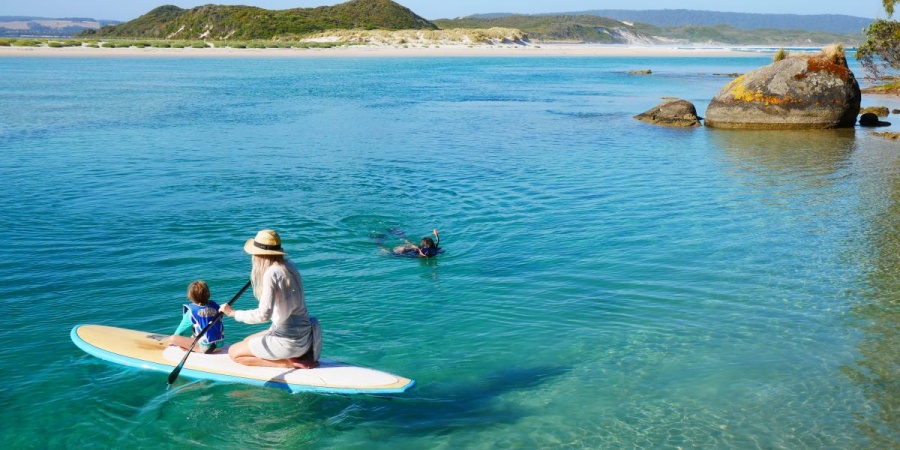 People enjoying watersports - Photo Bron Anderson DBCA